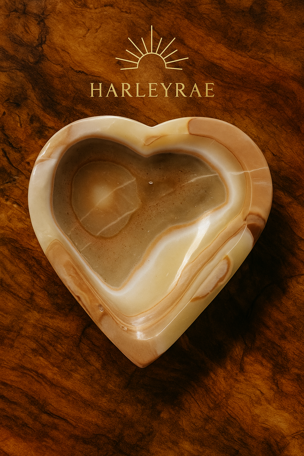 Heart-shaped banded agate bowl