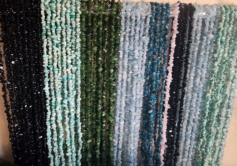 Green Jade Chip Necklace 30-32"